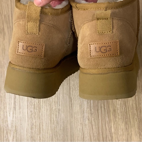 UGG Classic Ultra Mini Platform Boots in Chestnut Size 10 - Picture 5 of 16